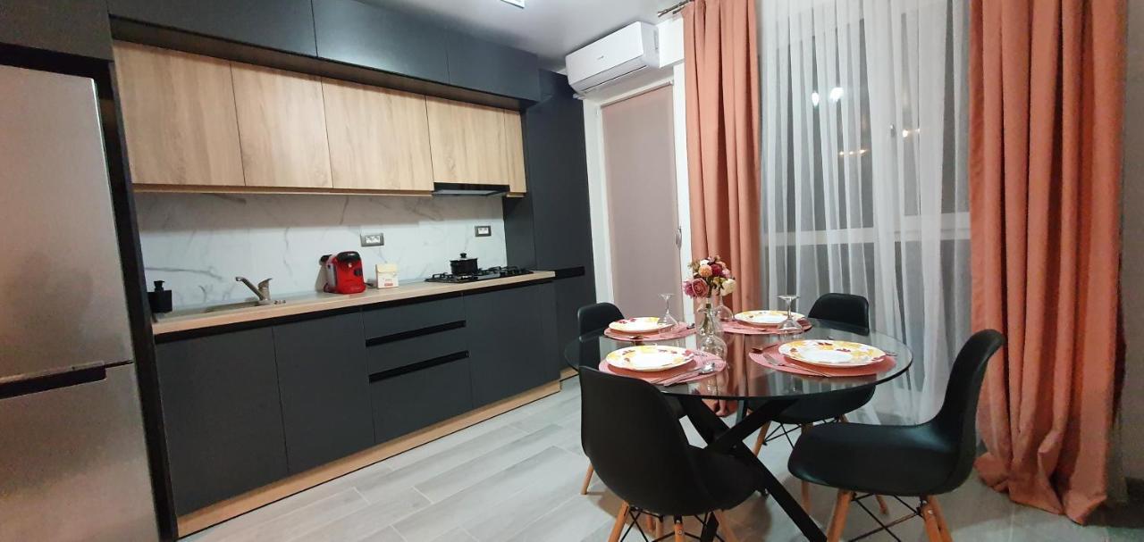 Helin Apartament By Alezzi N10 Năvodari Exteriör bild